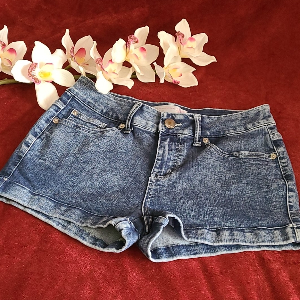 Stone Wash Jean Shorts - Picture 4 of 8